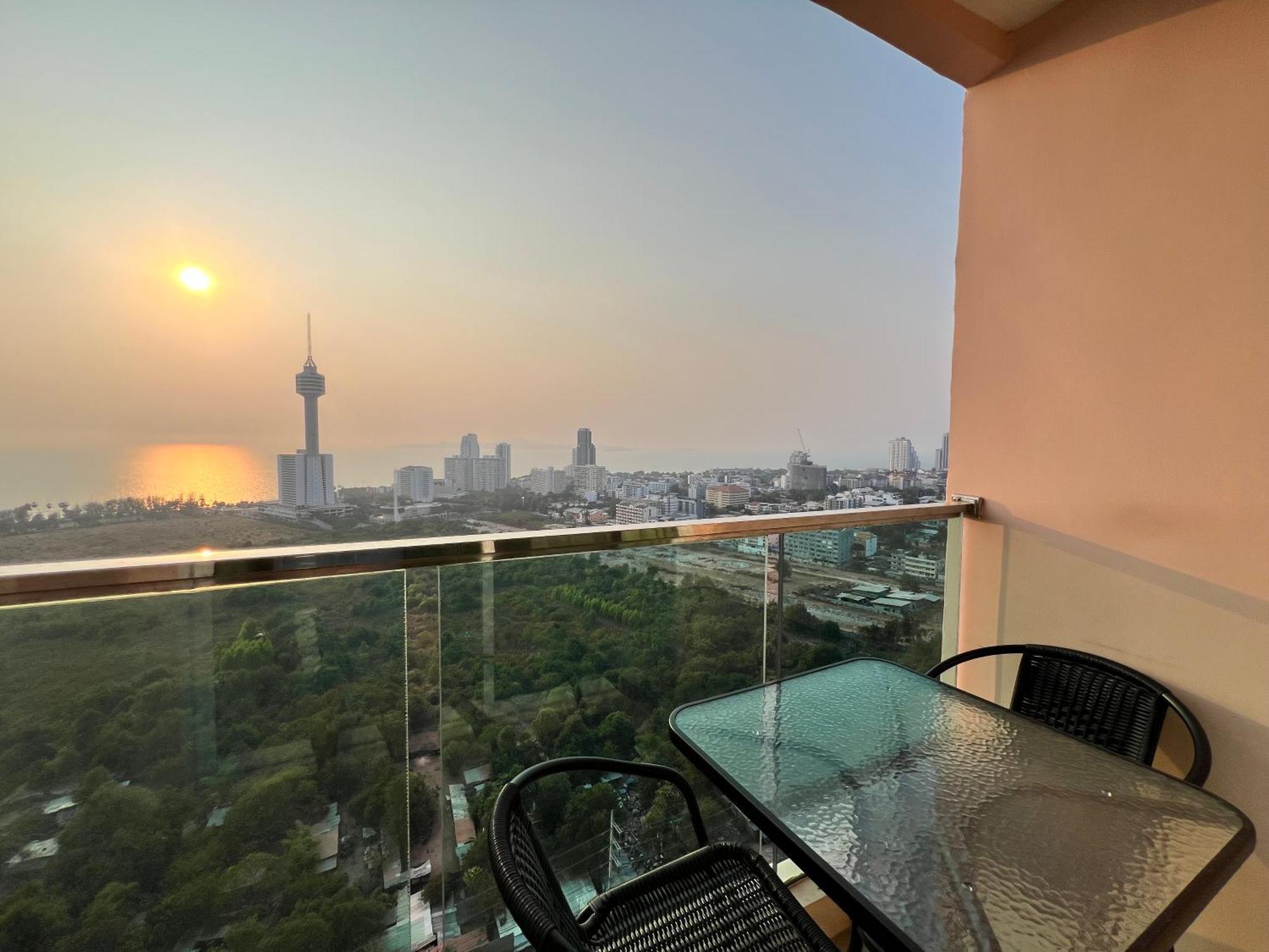 Grande Cariibbean Pattaya By Thita Aparthotel Luaran gambar